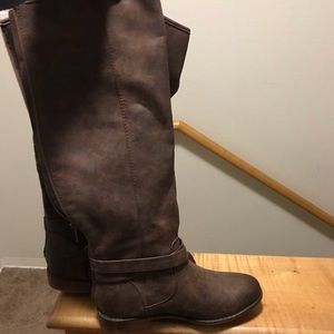Brown mid calf, small heel, riding boots. Size 6.